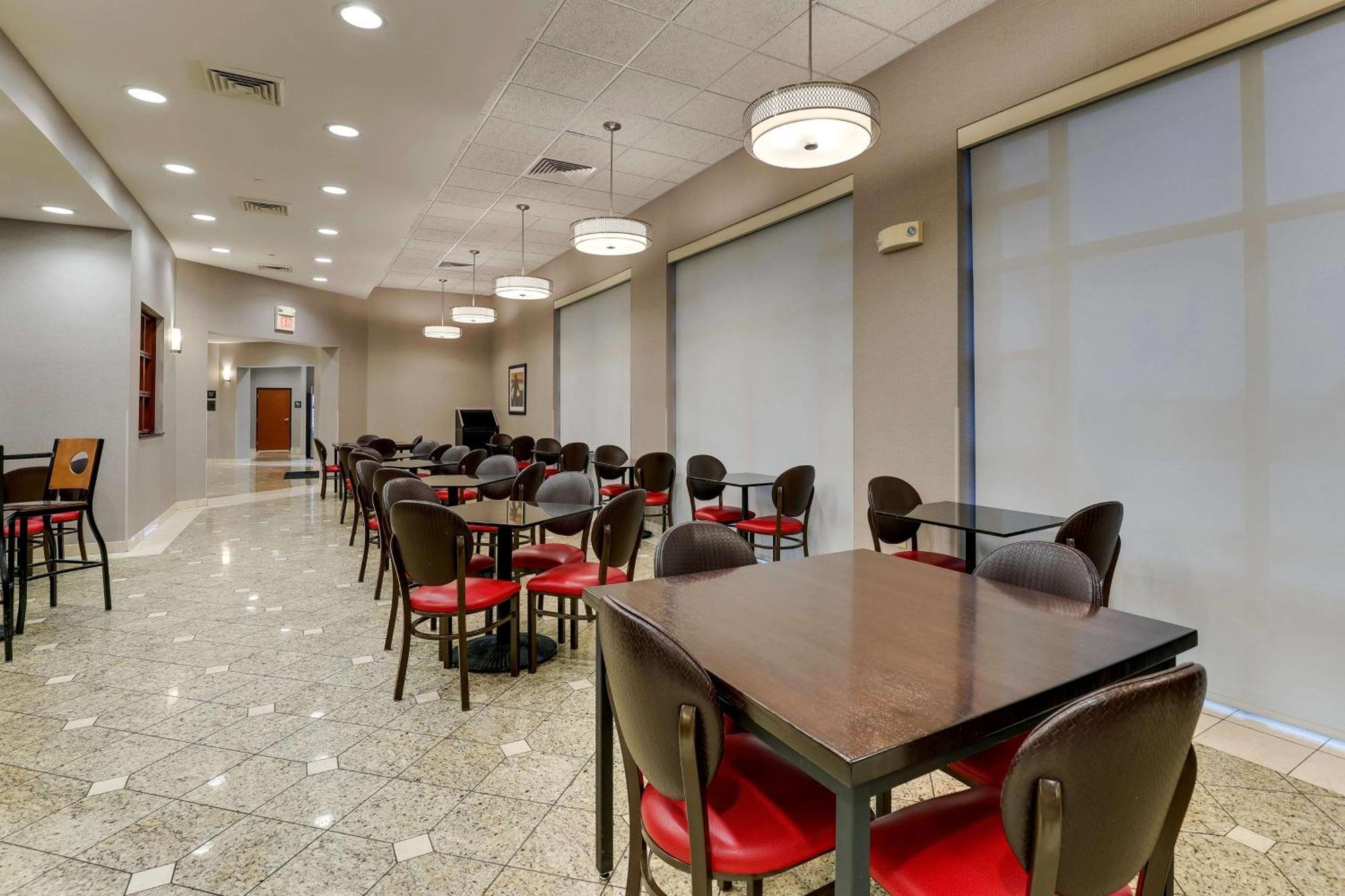 Drury Inn & Suites St Joseph เซนต์โจเซฟ ภายนอก รูปภาพ