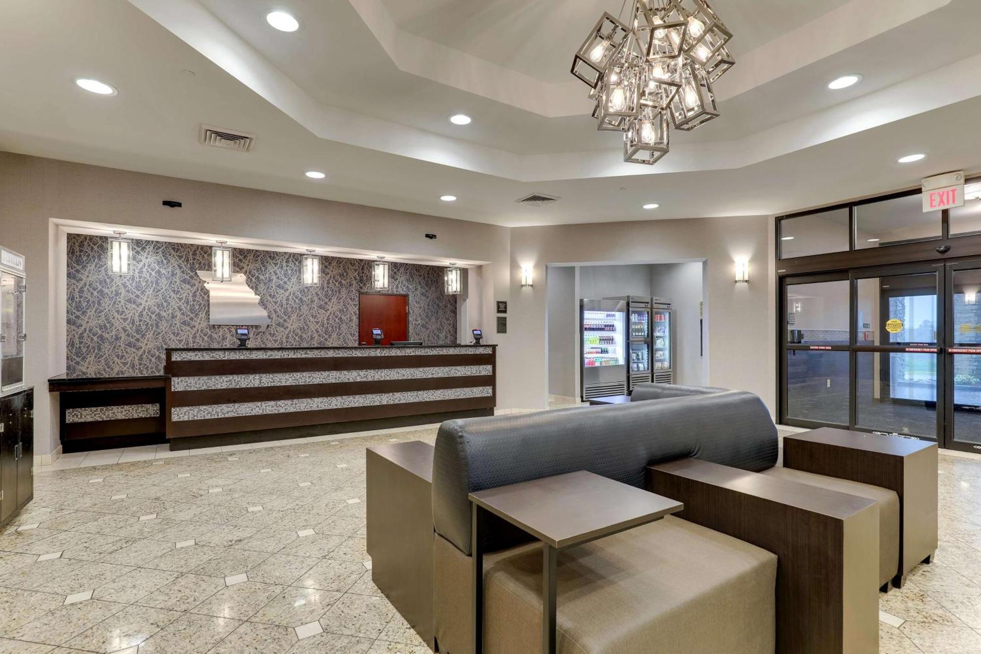 Drury Inn & Suites St Joseph เซนต์โจเซฟ ภายนอก รูปภาพ