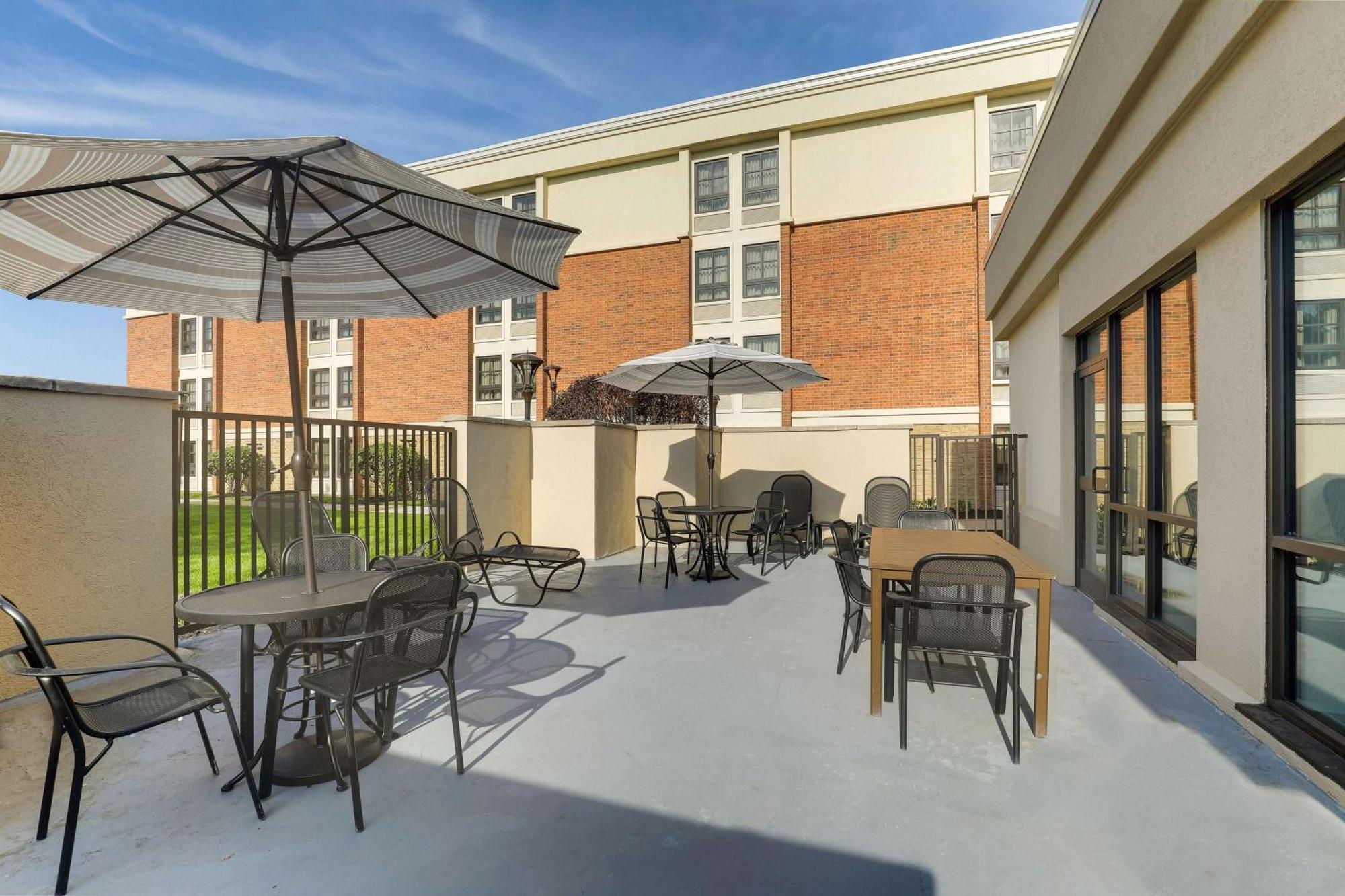 Drury Inn & Suites St Joseph เซนต์โจเซฟ ภายนอก รูปภาพ