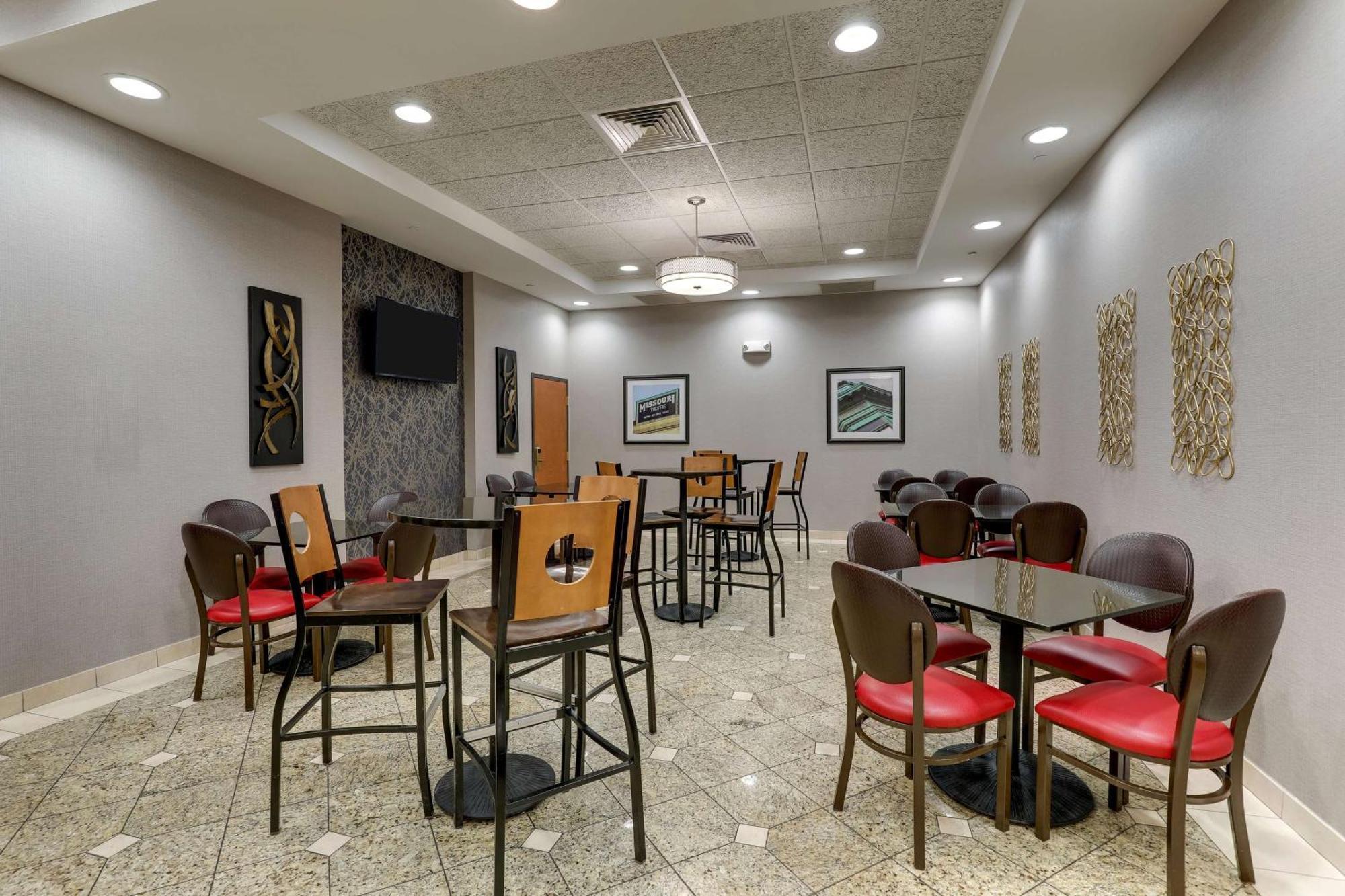 Drury Inn & Suites St Joseph เซนต์โจเซฟ ภายนอก รูปภาพ
